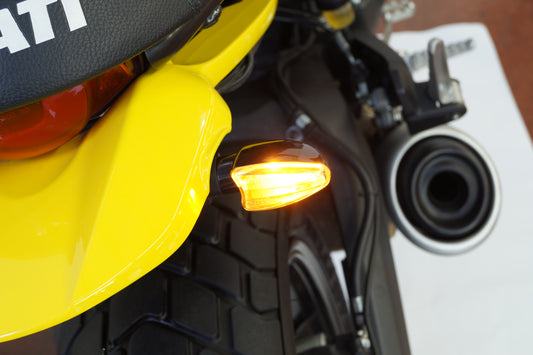 Microindicatori di Direzione Moto Nero 68mm – dettaglio 2