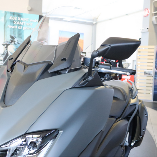 Rétroviseur droit pour Yamaha TMAX 530 - 560 – Carbon Look – vue latérale