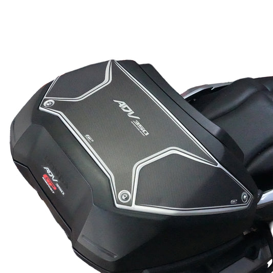 Adesivo Coperchio Bauletto Carbon per Honda ADV350 2023-2026 – GP Kompozit