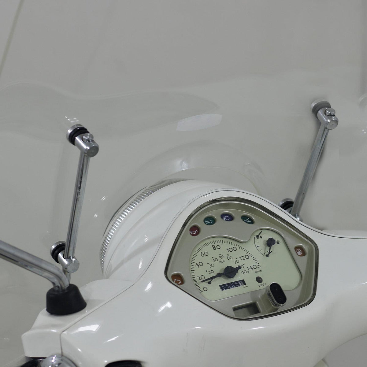 Parabrezza Trasparente 69 cm per Vespa GTS 300 / GTS 150 – dettaglio 5