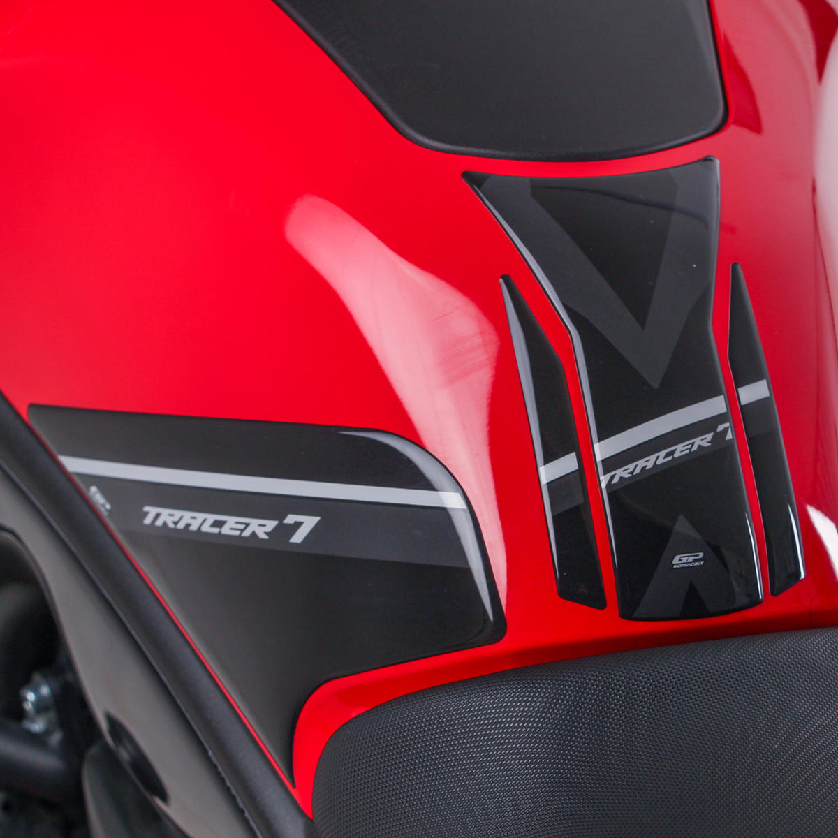 Kit Paraserbatoio Nero per Yamaha MT-07 Tracer 2020-2024 – dettaglio 3